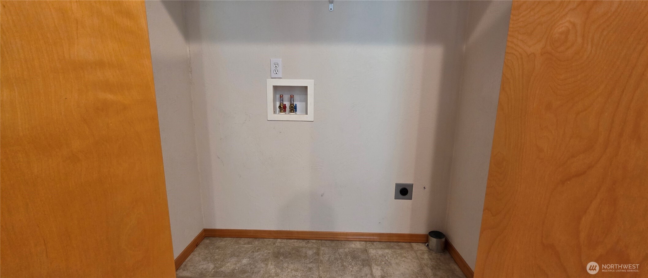 50 E Beaumont Drive #b Property Photo 26
