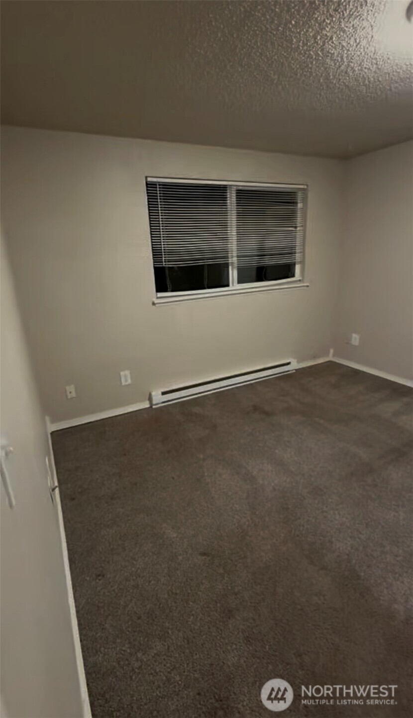 4027 S Warner Street Property Photo 6