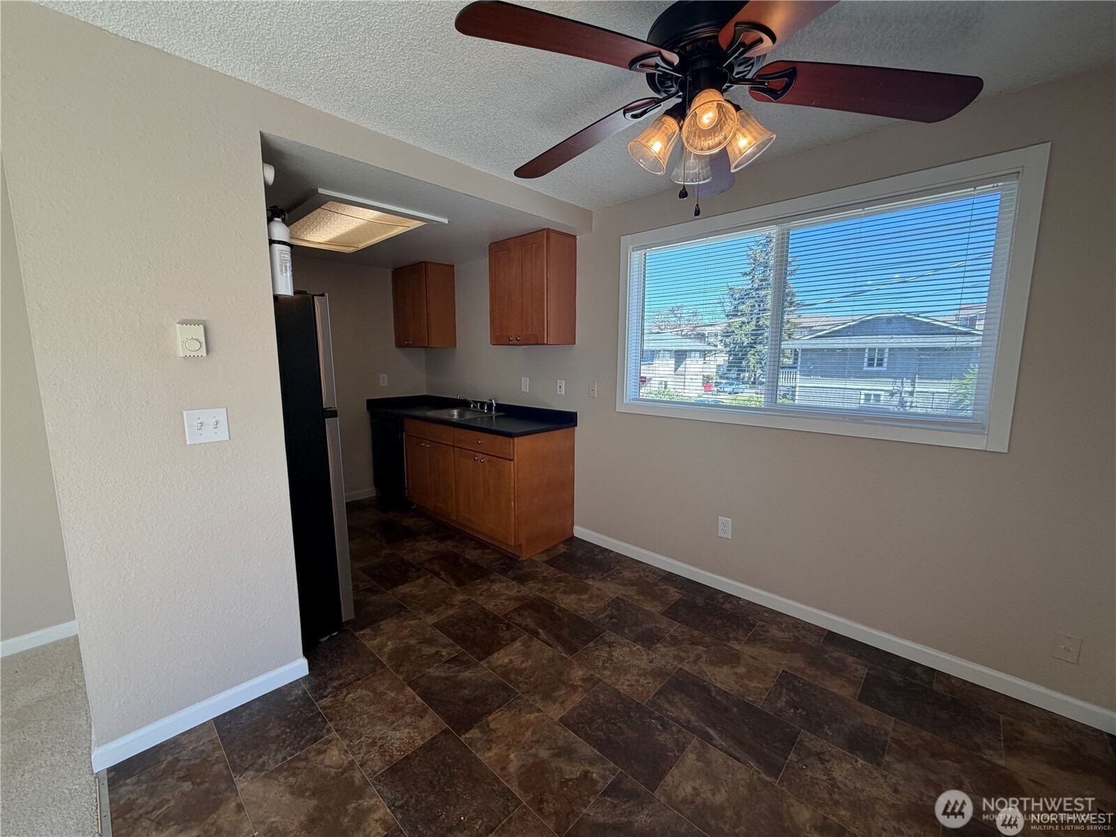 4027 S Warner Street Property Photo 13
