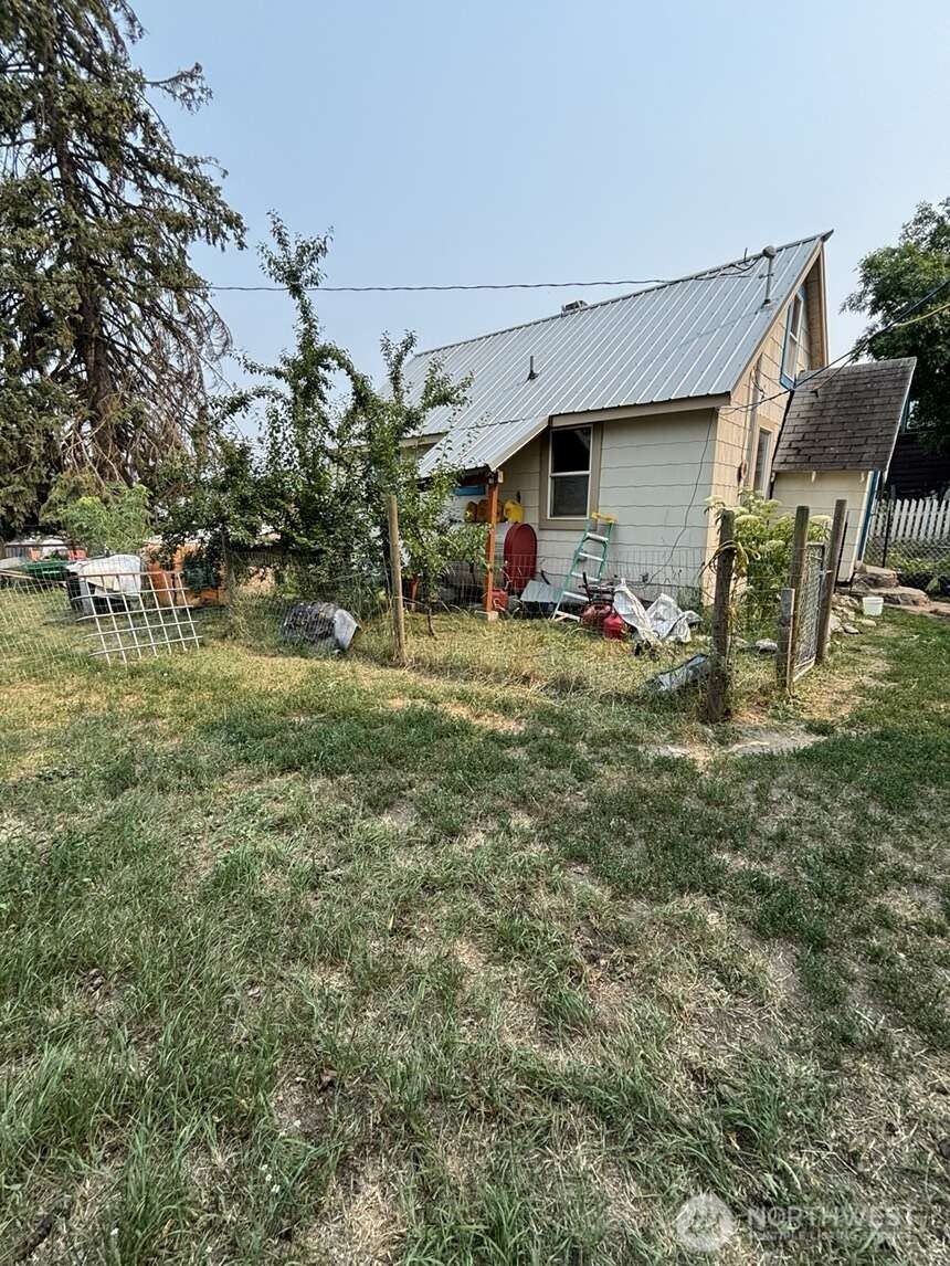 54 N Adams Street Property Photo 4