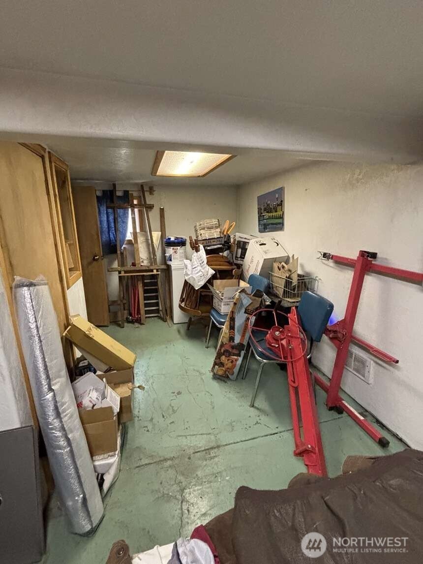 54 N Adams Street Property Photo 16