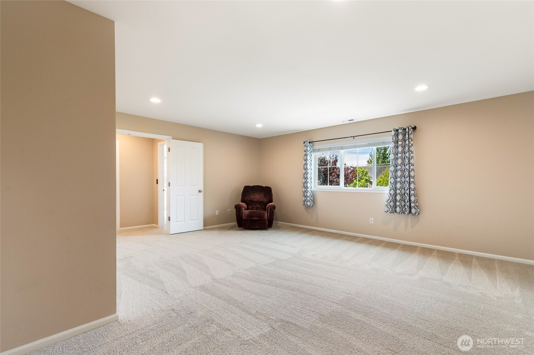 28517 70th Drive Property Photo 28