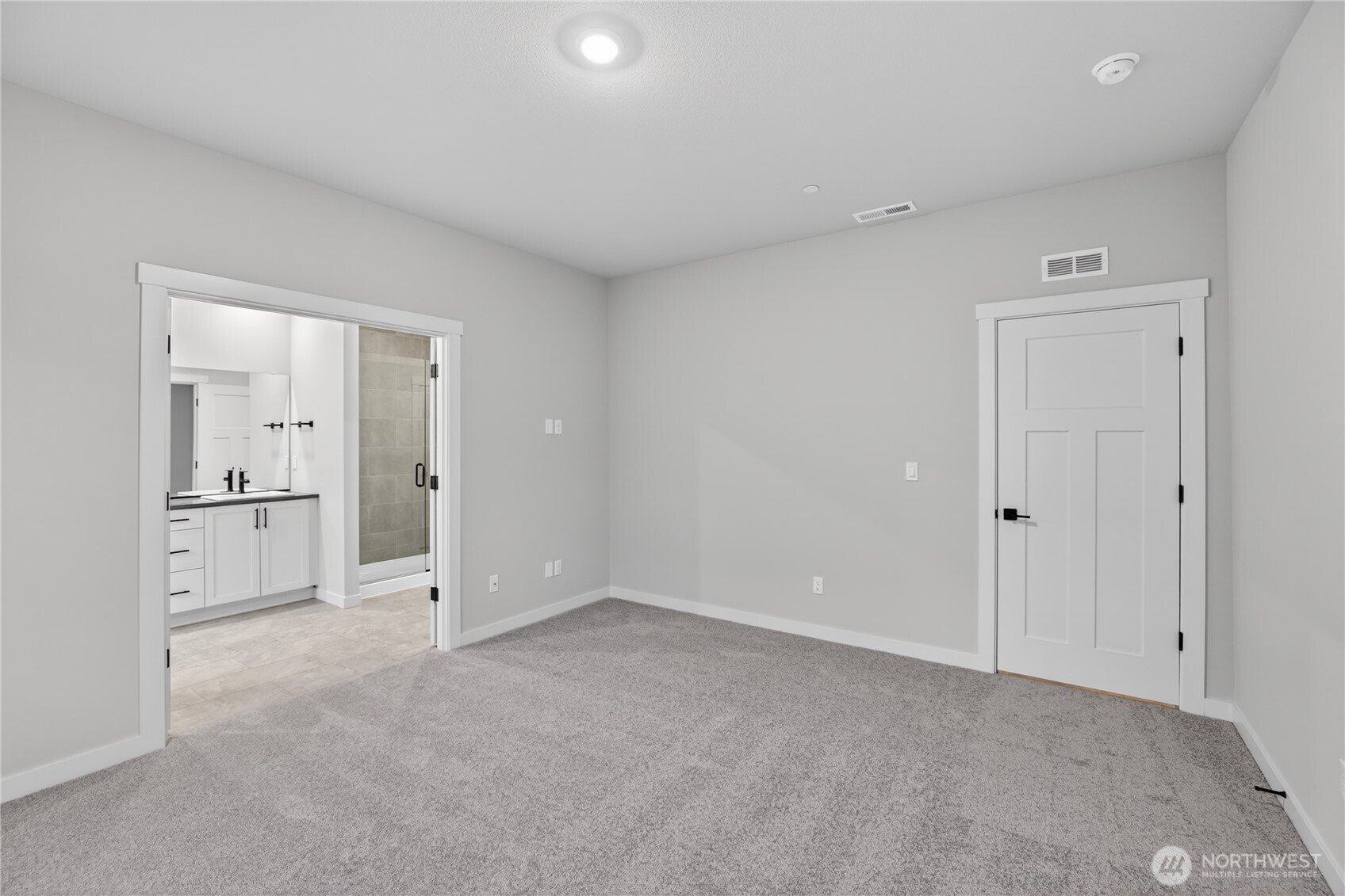 5272 N 87th Avenue Property Photo 9