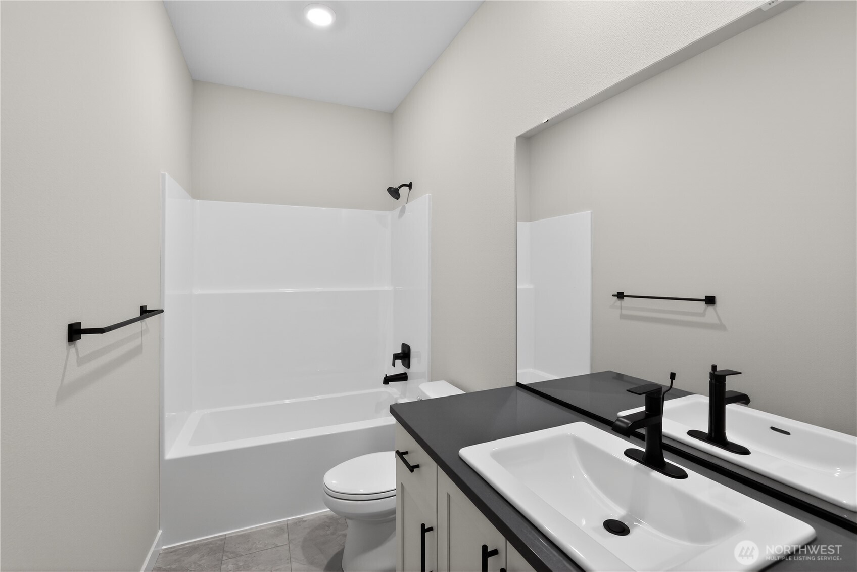 5272 N 87th Avenue Property Photo 12