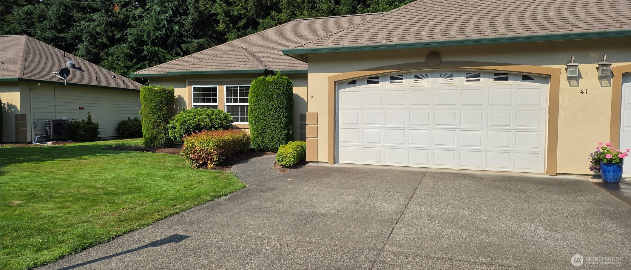 41 E Beaumont Drive A Property Photo 1