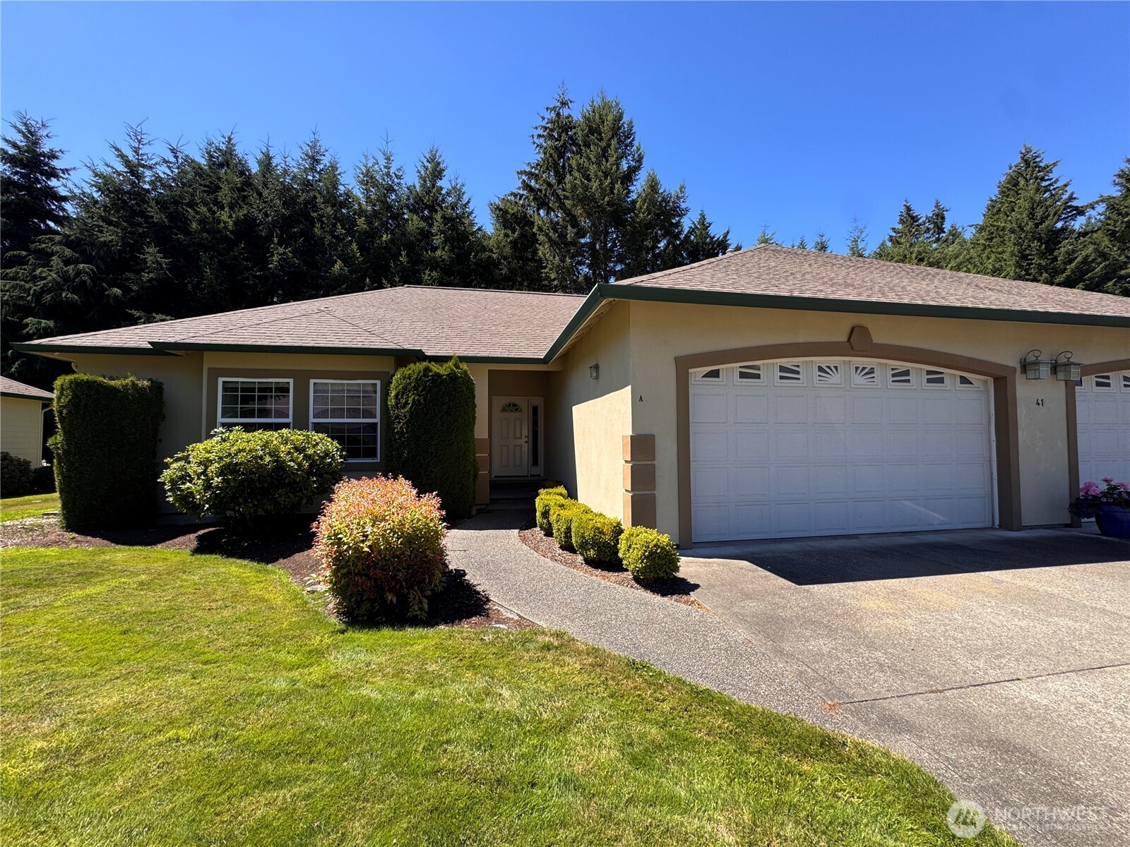 41 E Beaumont Drive A Property Photo 1