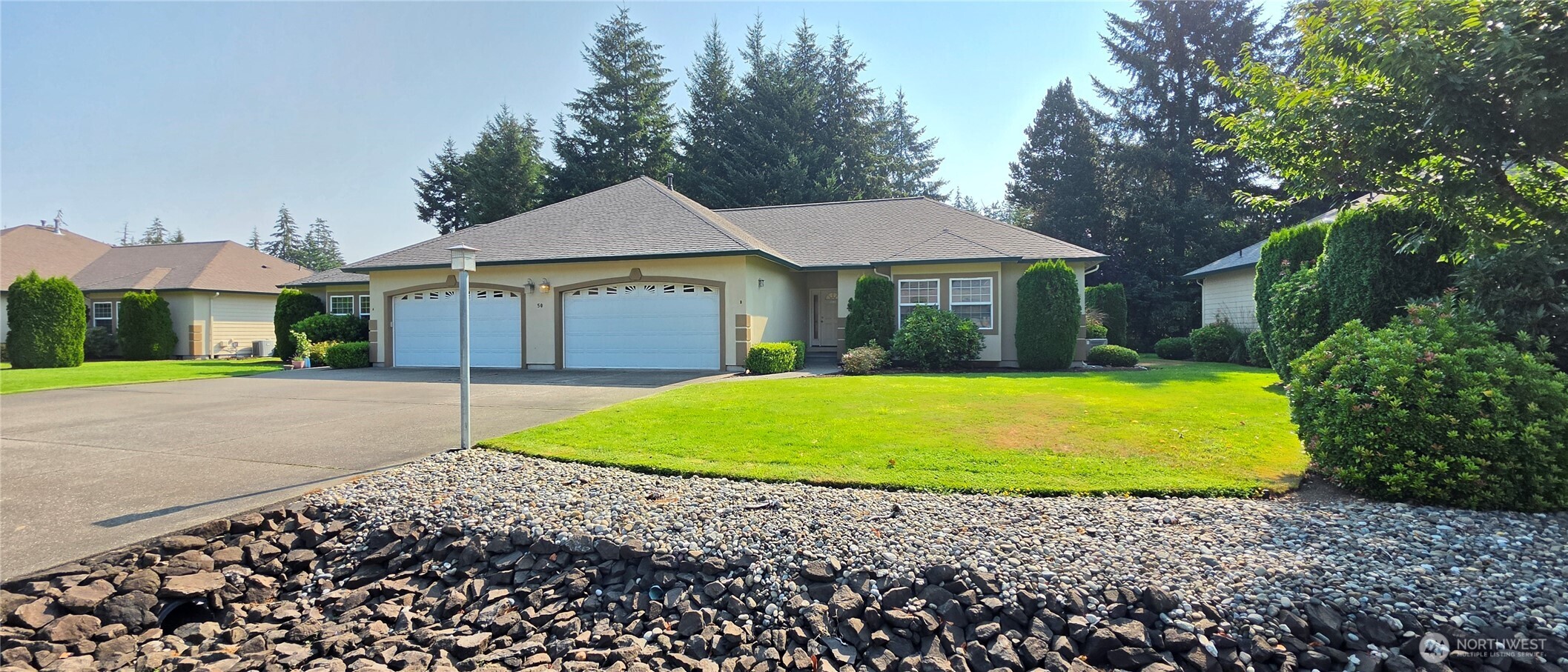 41 E Beaumont Drive A Property Photo 2