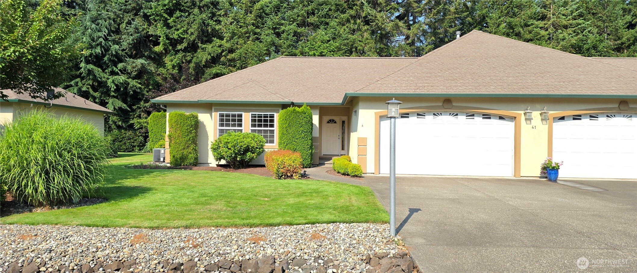 41 E Beaumont Drive A Property Photo 3