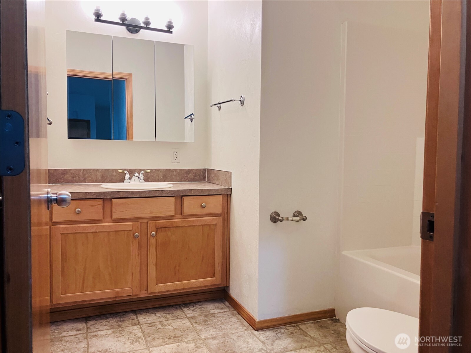 41 E Beaumont Drive A Property Photo 14