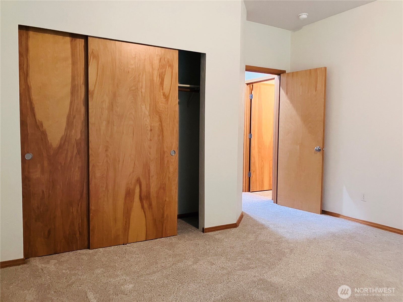 41 E Beaumont Drive A Property Photo 19