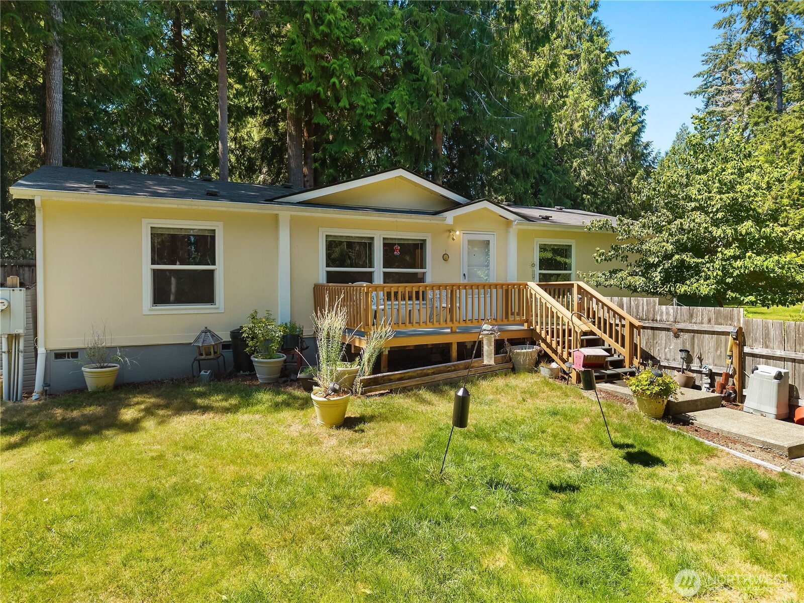 451 E Lakeshore Dr W Property Photo 26