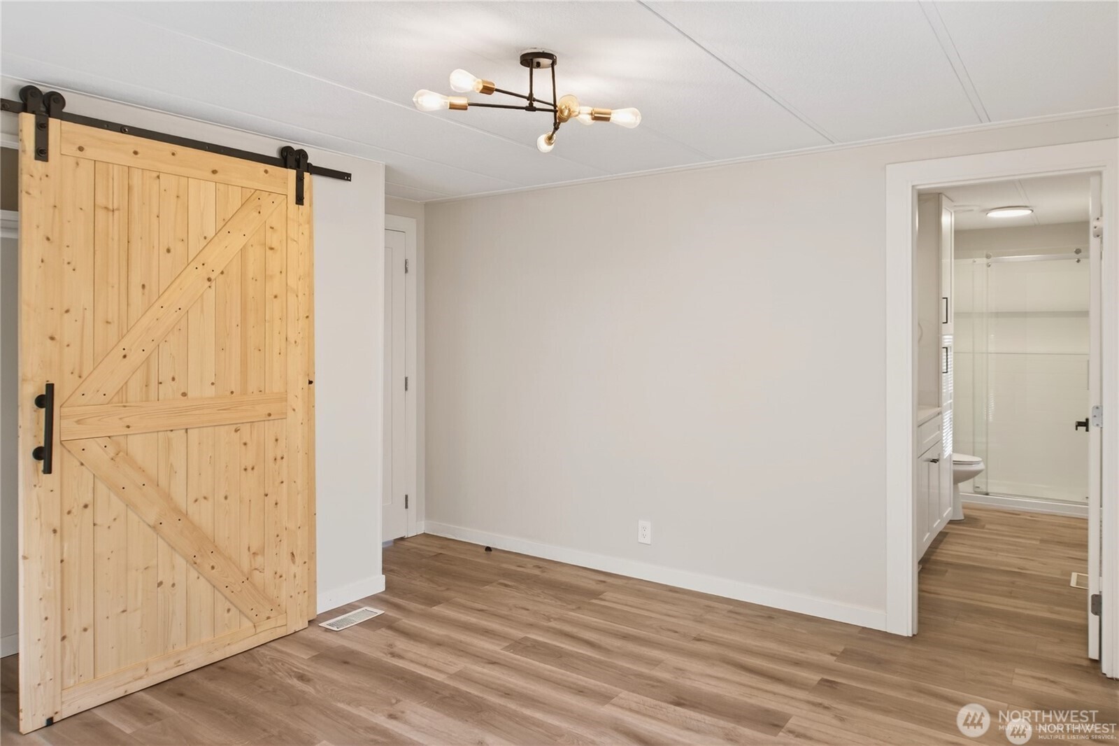 2424 S 130th Place Property Photo 10