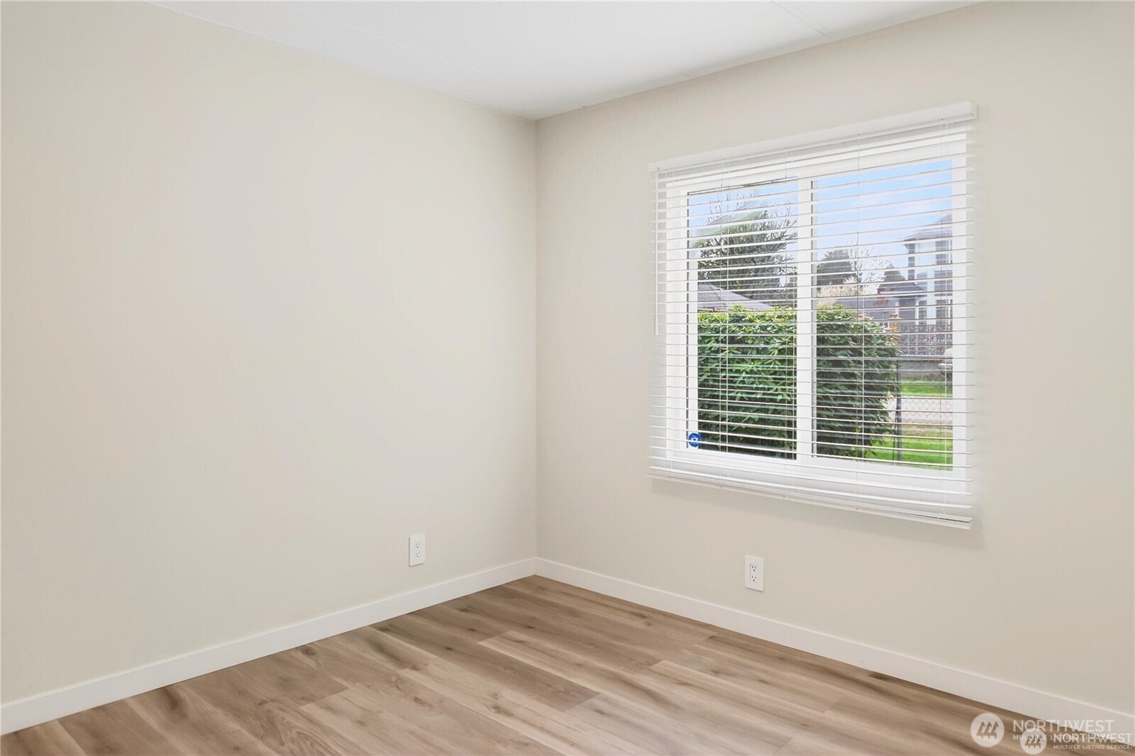 2424 S 130th Place Property Photo 15