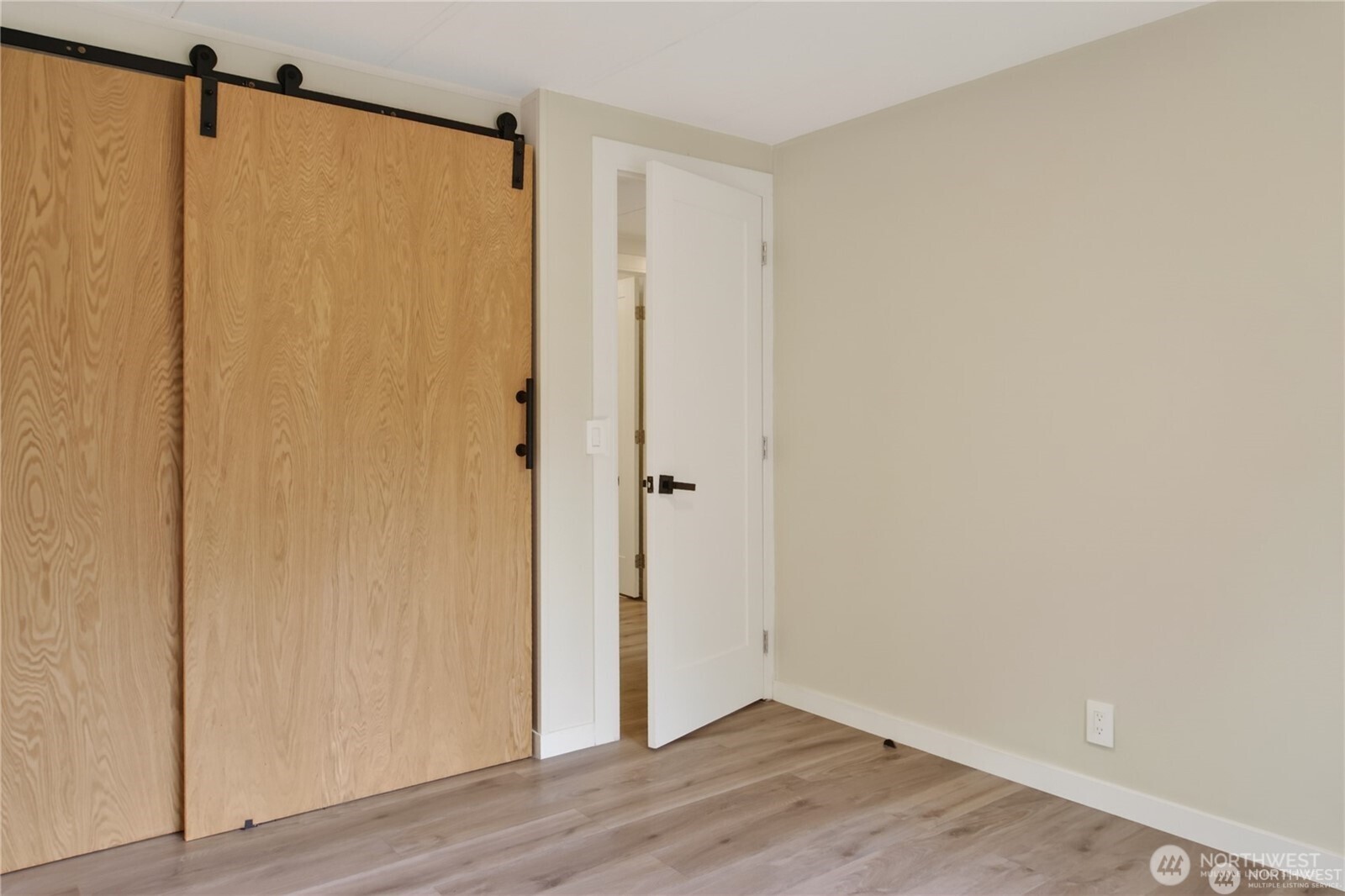 2424 S 130th Place Property Photo 17