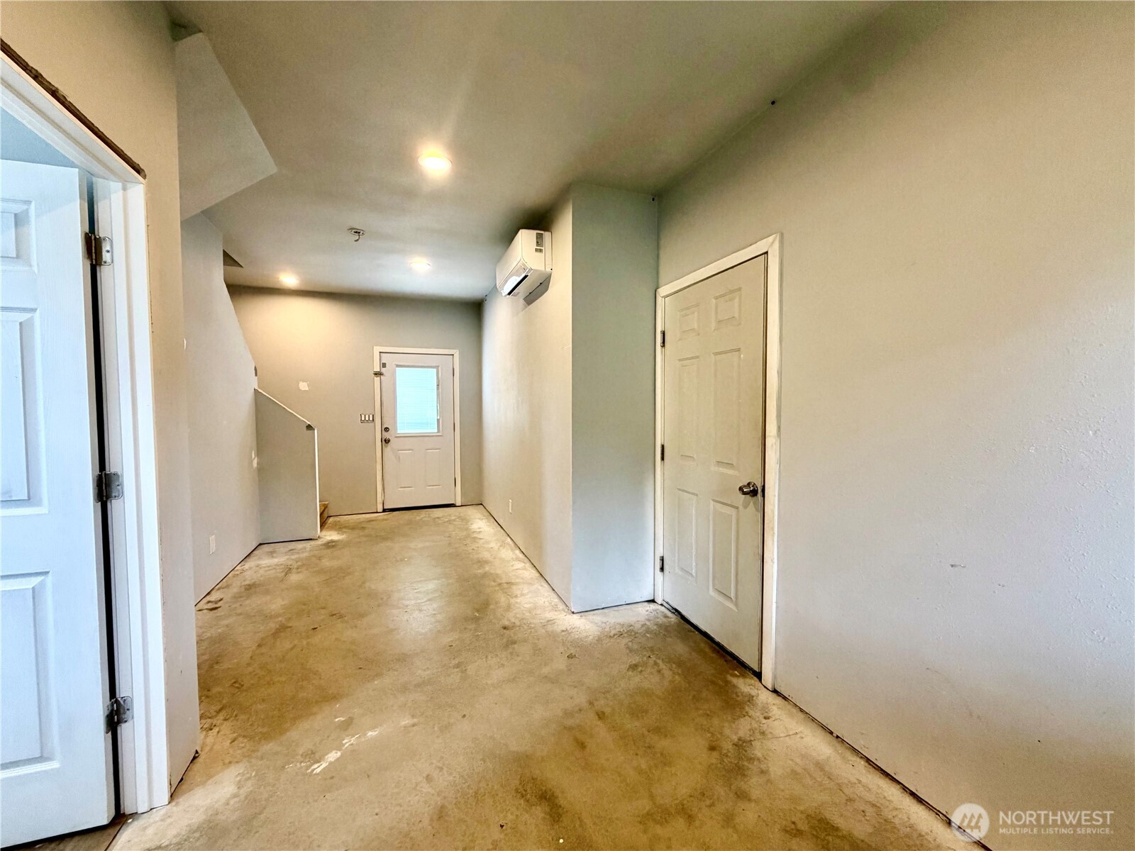 33 4th Avenue Property Photo 27