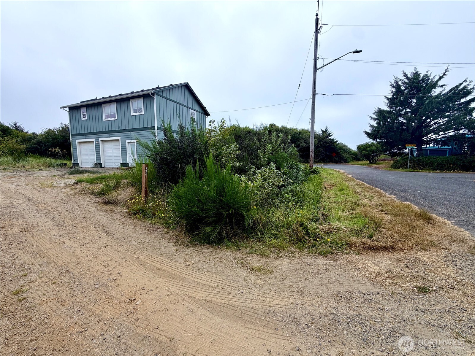 33 4th Avenue Property Photo 32