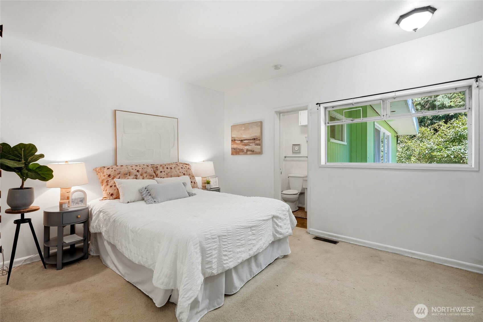 17056 26th Avenue Property Photo 4