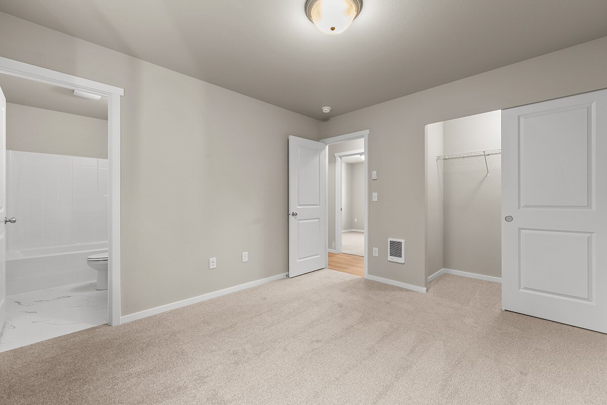 20431 44th Avenue 2b Property Photo 16