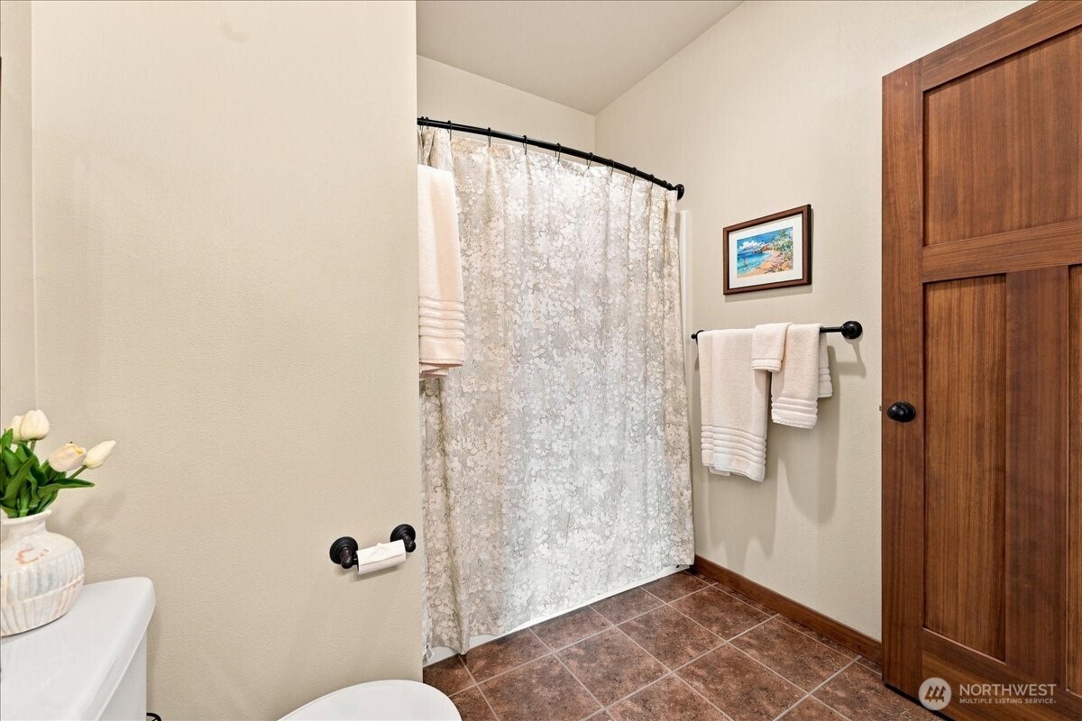 387 Ridgewood Dr Property Photo 18