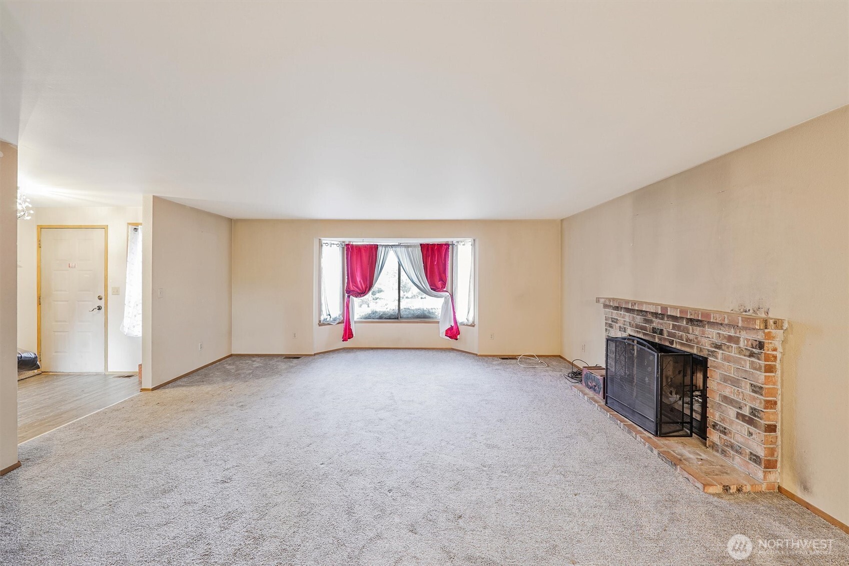 31616 3rd Place Property Photo 8