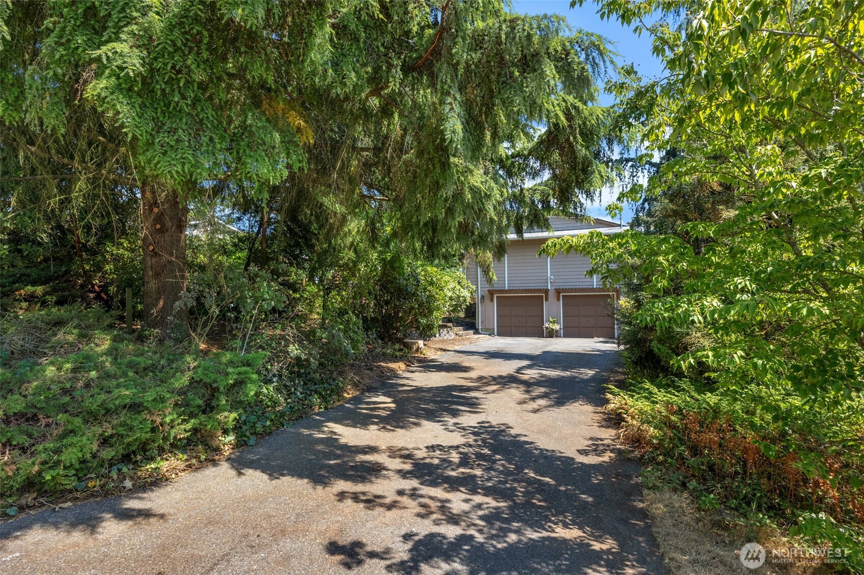 19524 53rd Avenue Property Photo 4