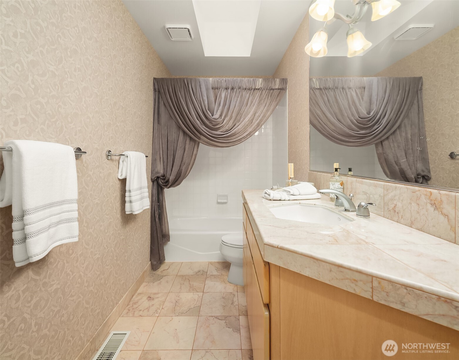 912 Cedar Street Property Photo 21