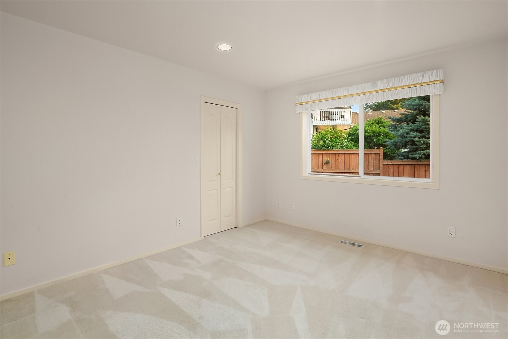 912 Cedar Street Property Photo 23