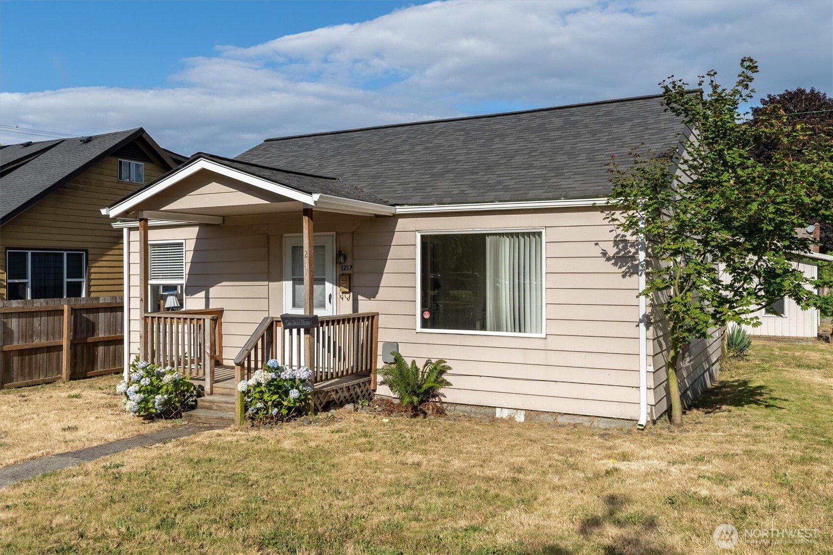 1217 7th Avenue Property Photo 2