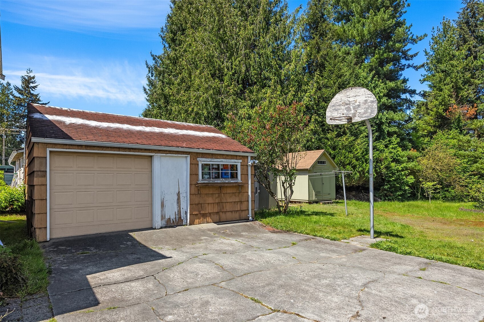 320 Ne 185th Street Property Photo 5