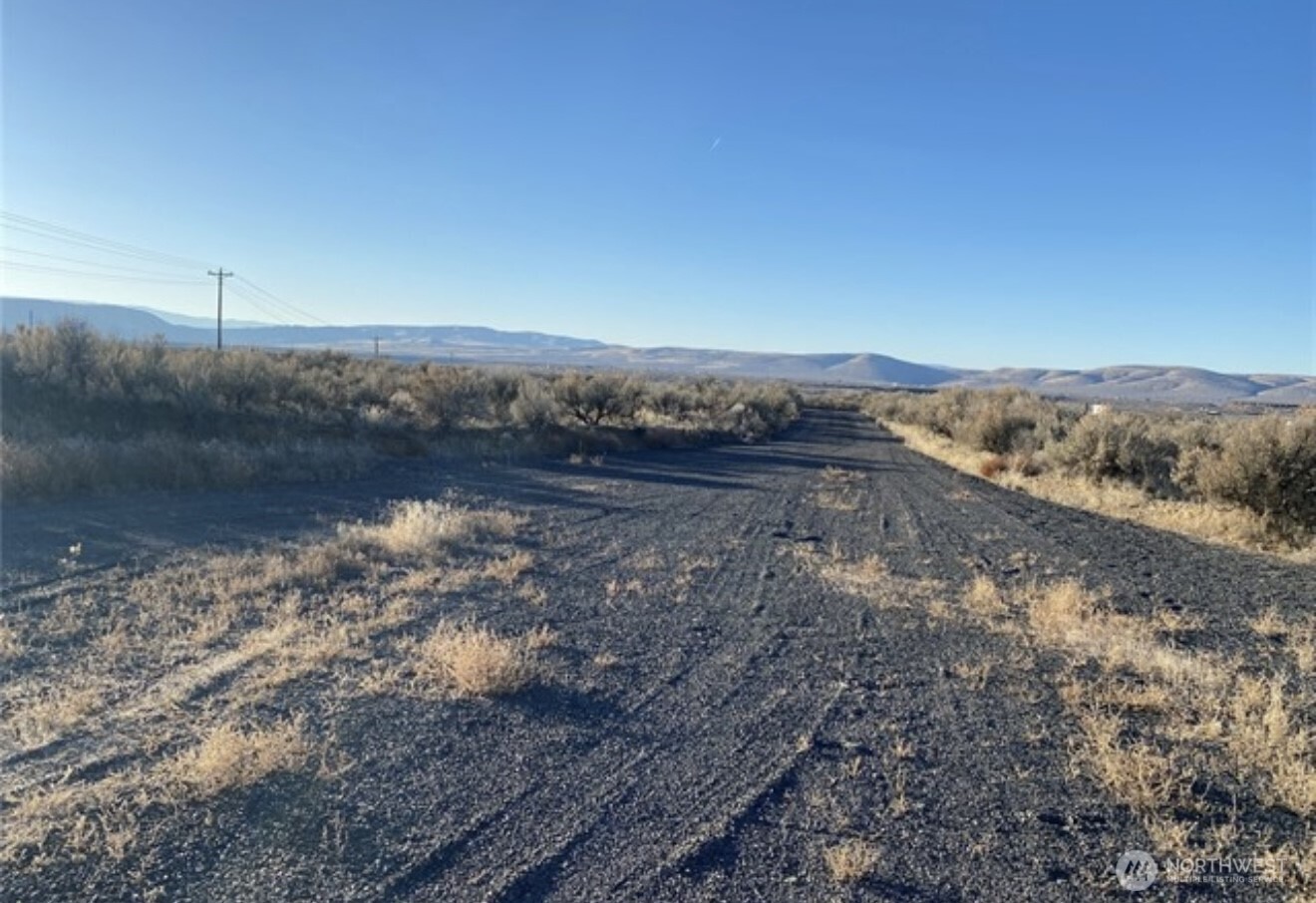 4549 W Coyote Trail Property Photo 17