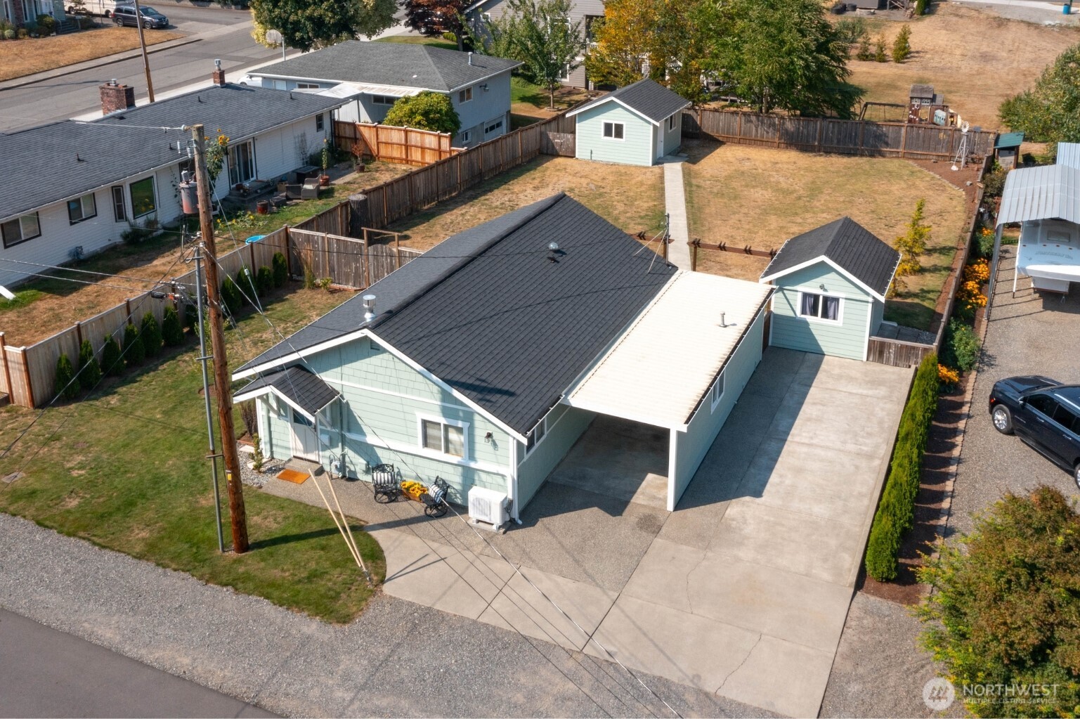 774 Pine Street Property Photo 3