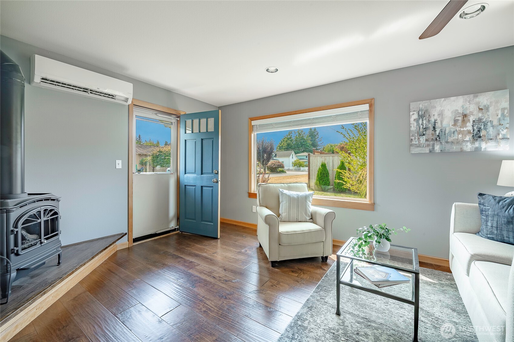 774 Pine Street Property Photo 4