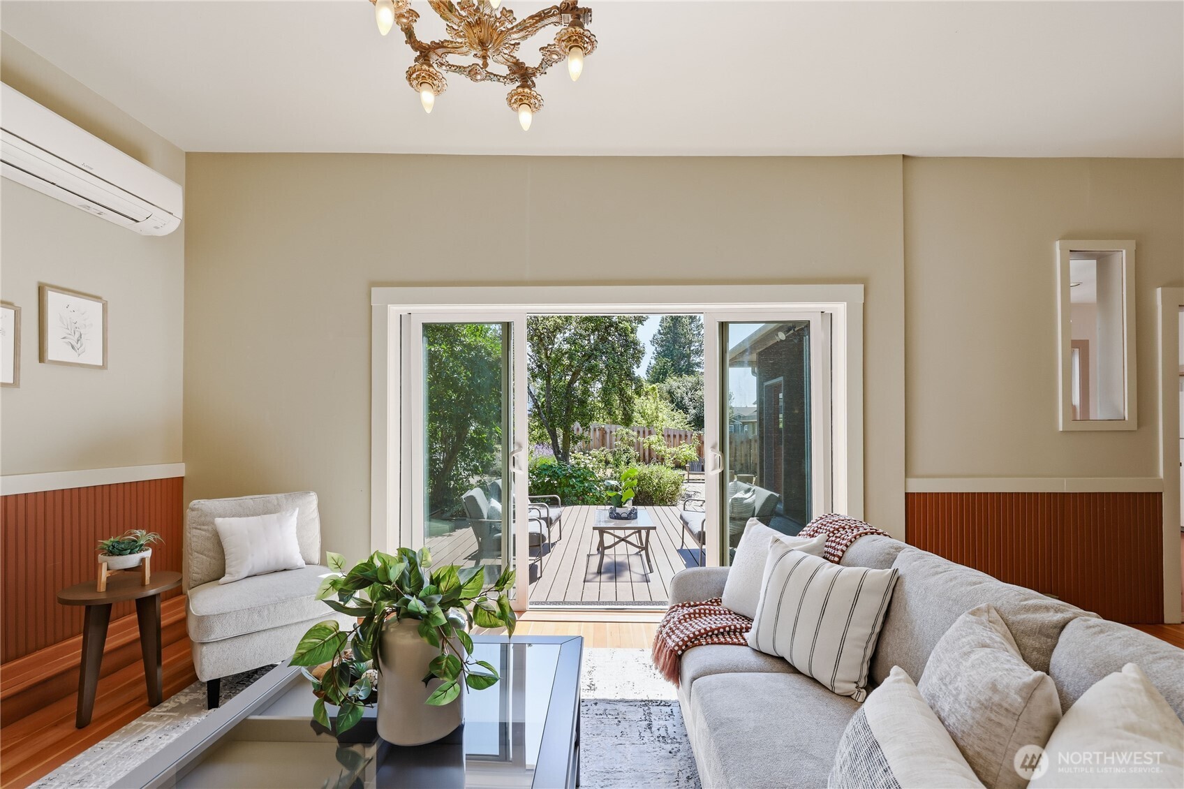 611 Rose Street Property Photo 6