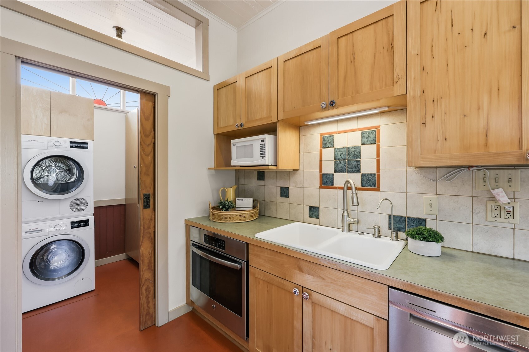 611 Rose Street Property Photo 11
