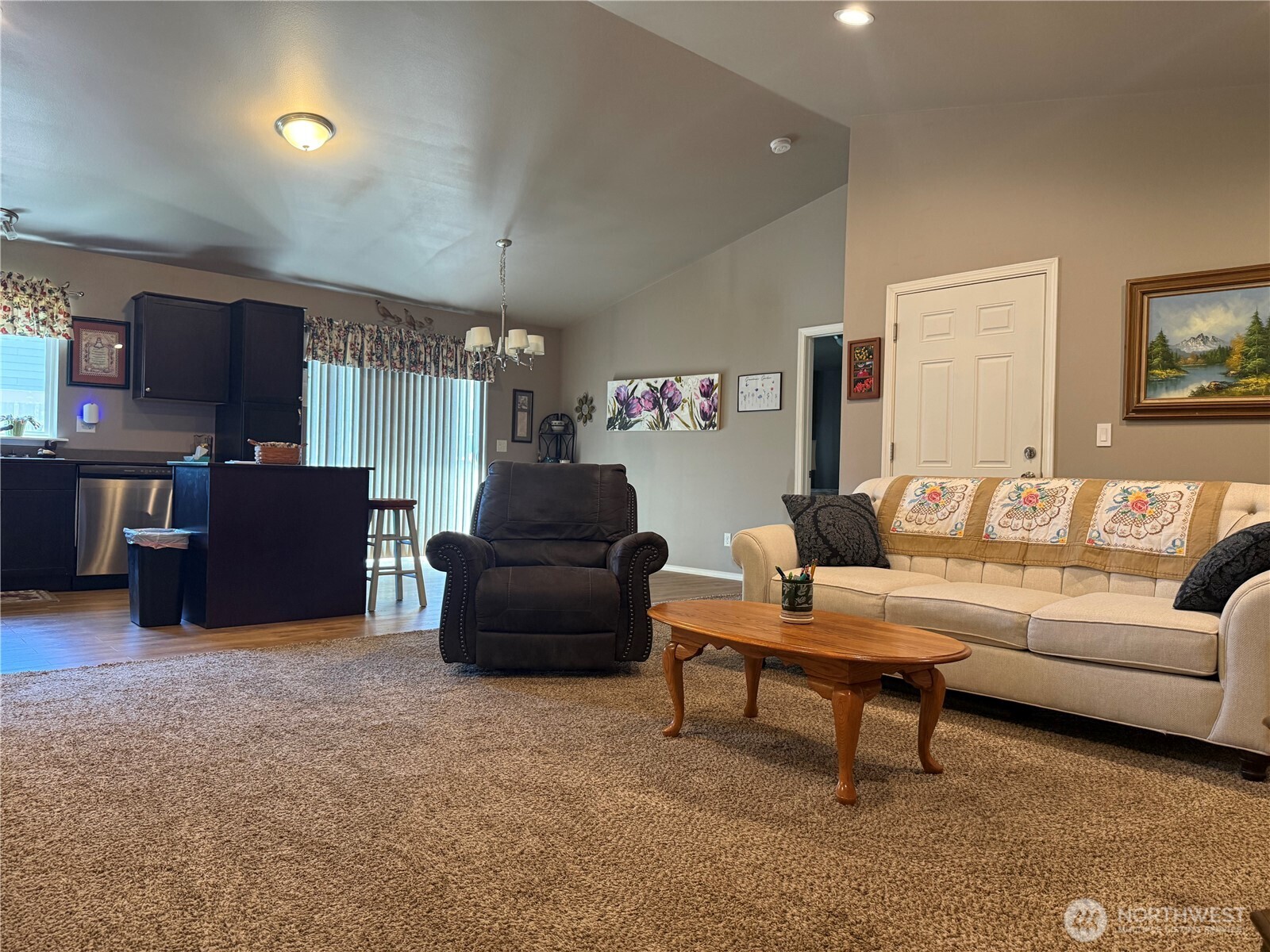 1030 Crest Loop Property Photo 2