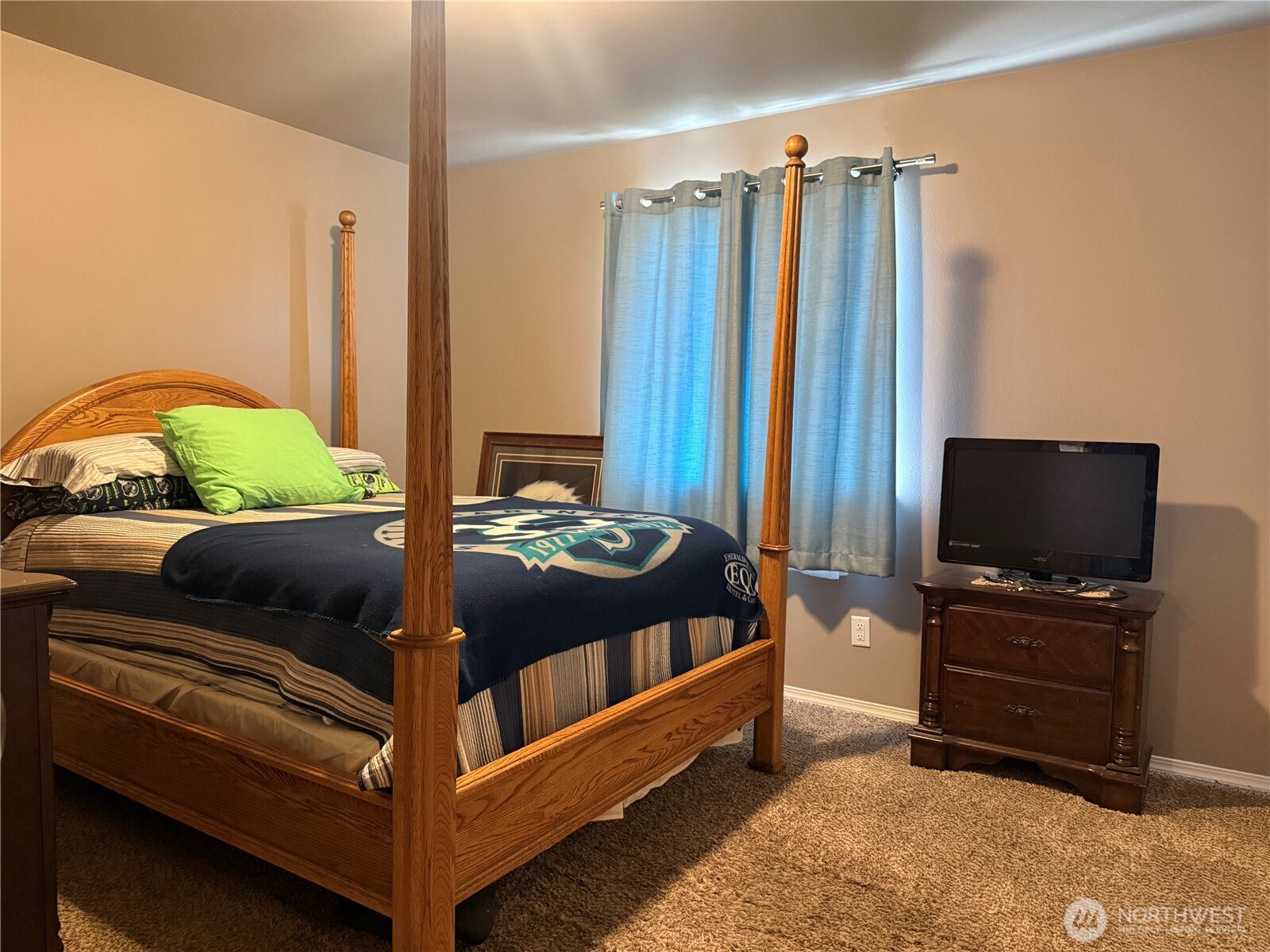 1030 Crest Loop Property Photo 8