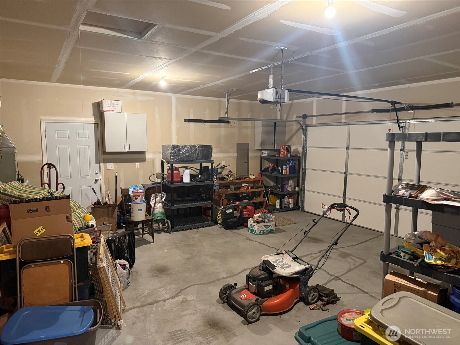 1030 Crest Loop Property Photo 15