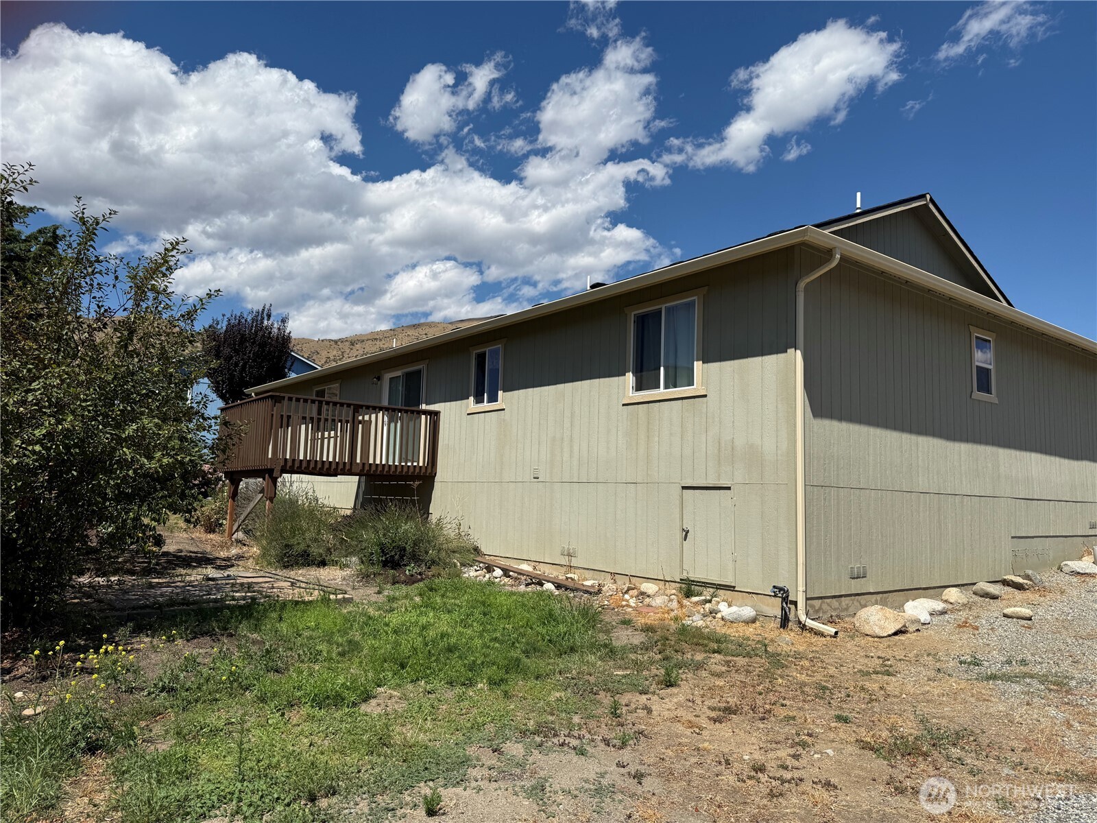 1030 Crest Loop Property Photo 17