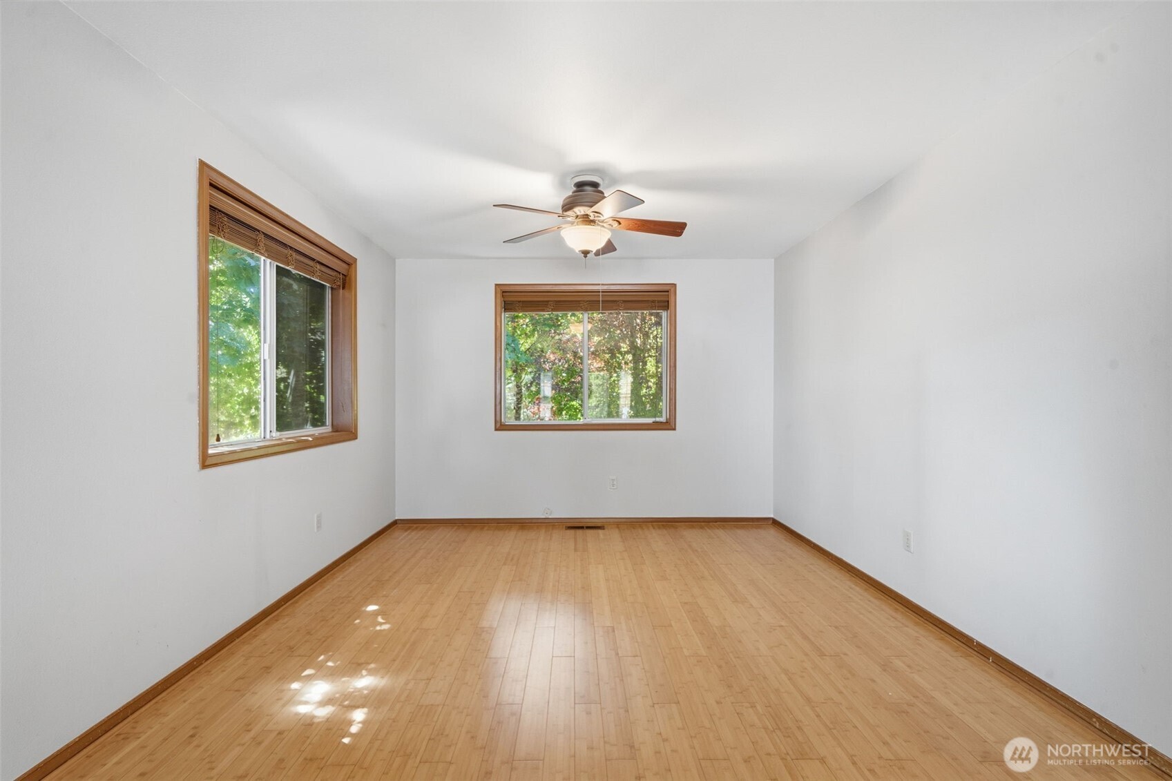 5636 Perdemco Avenue Property Photo 8
