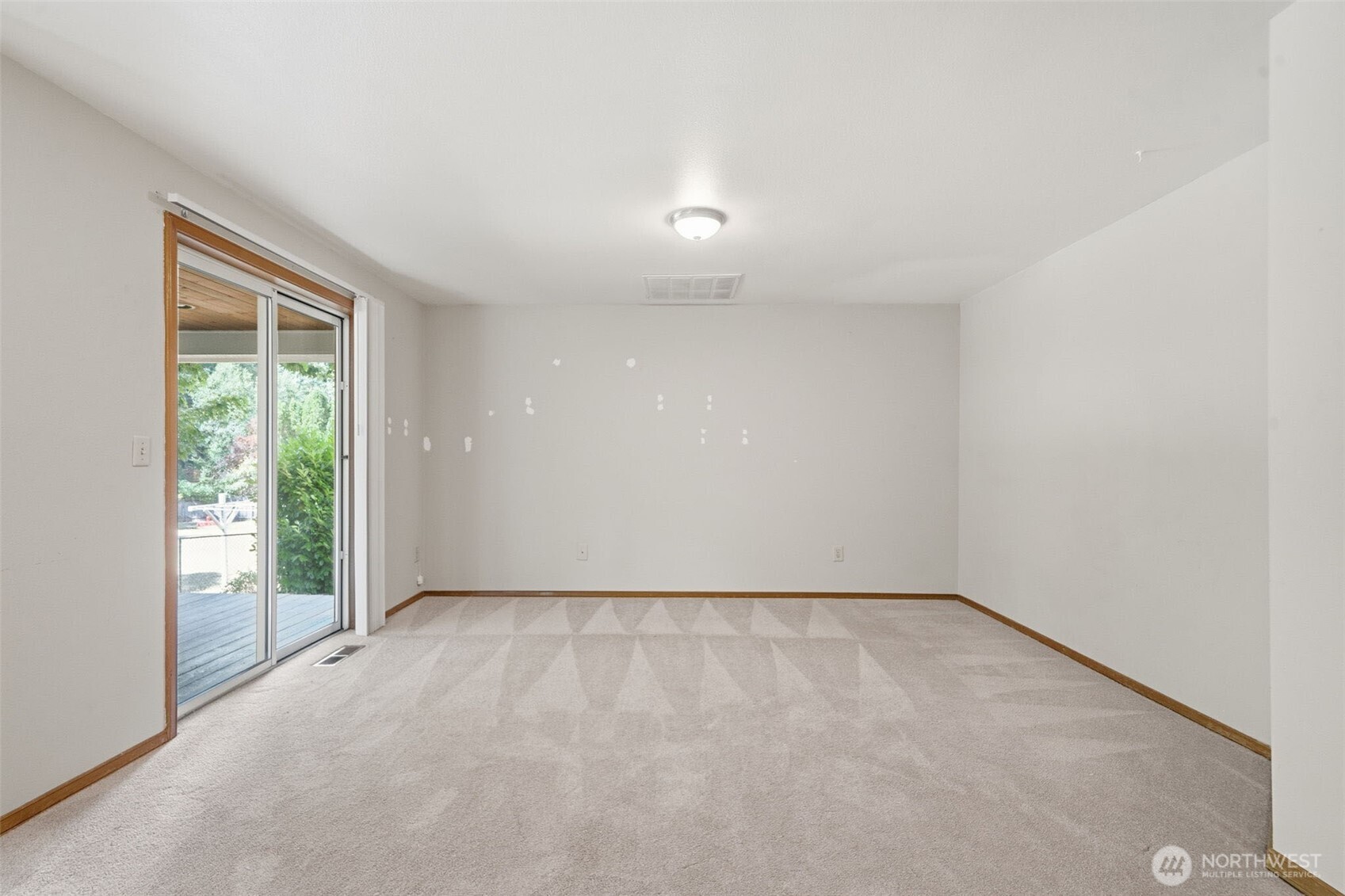5636 Perdemco Avenue Property Photo 10