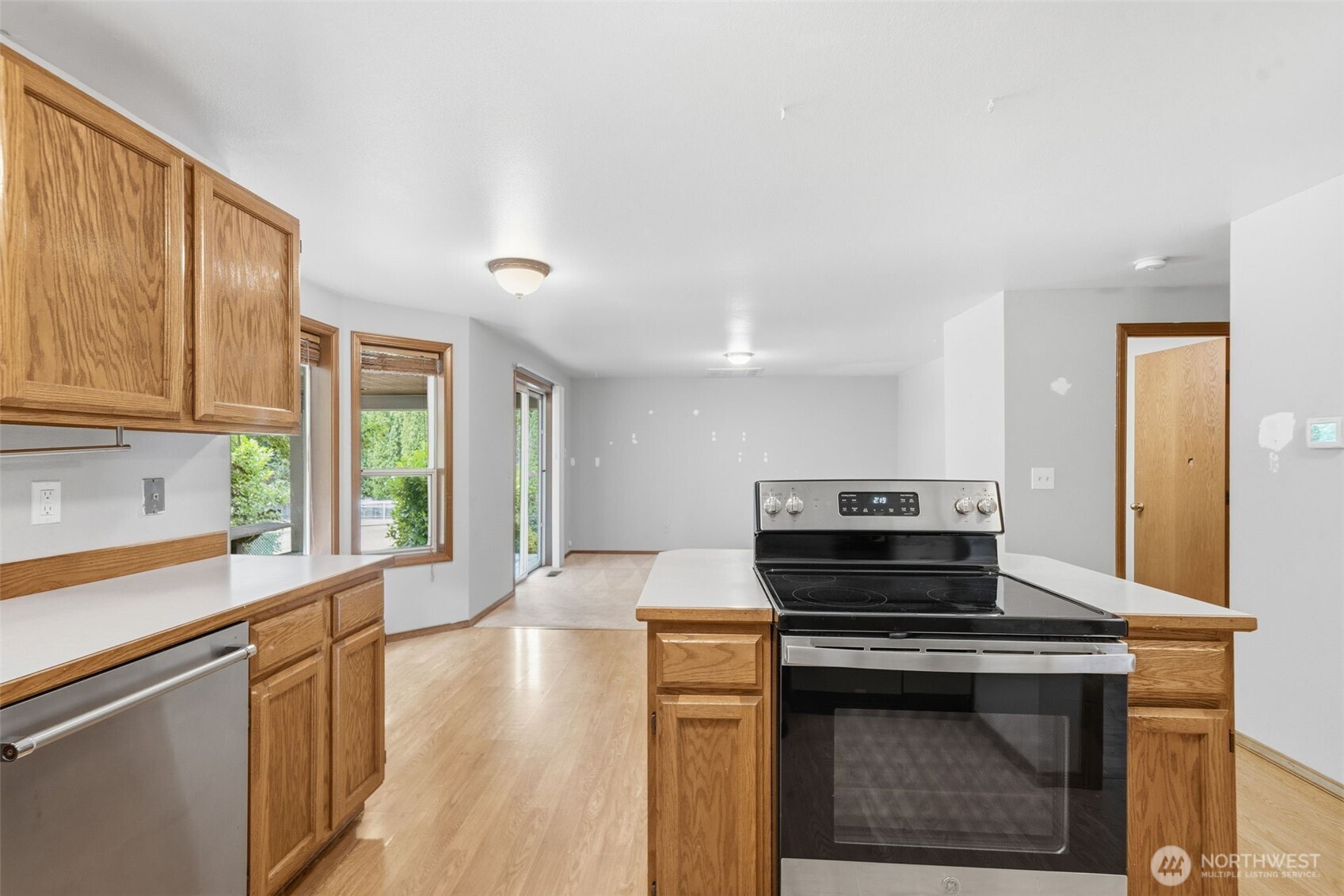 5636 Perdemco Avenue Property Photo 17