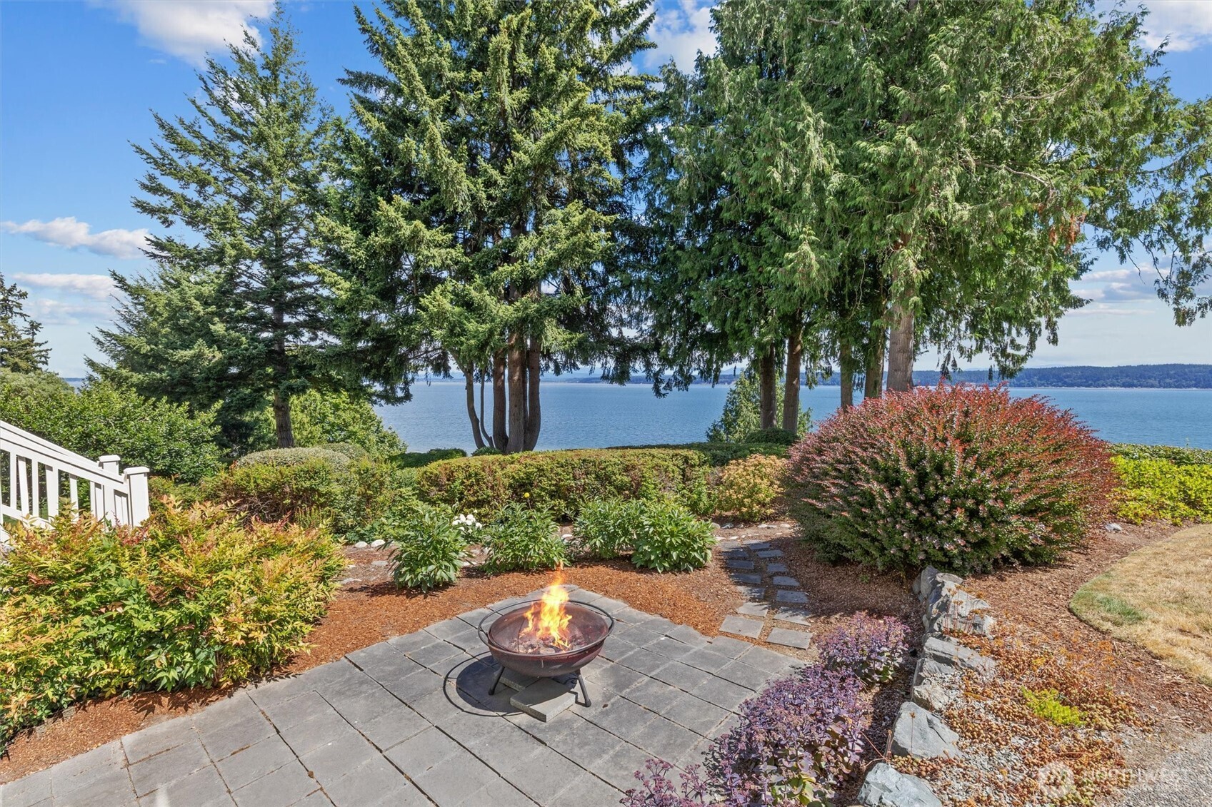 2475 Bretland Road Property Photo 4
