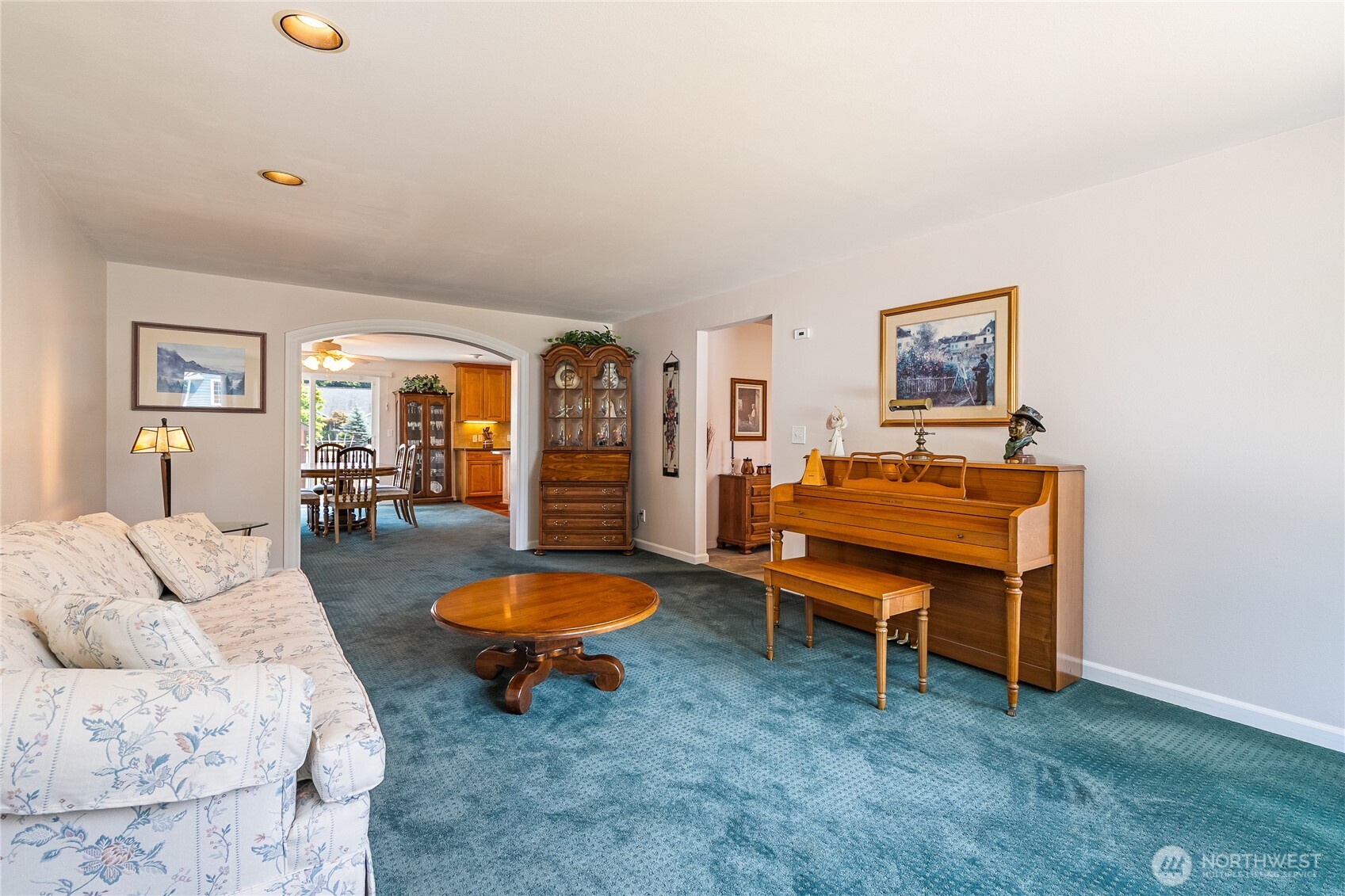 6994 Helweg Lane Property Photo 4