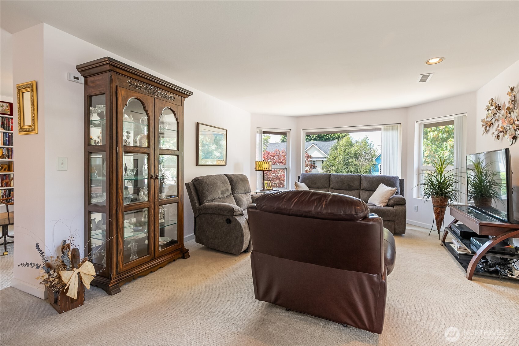 6994 Helweg Lane Property Photo 13