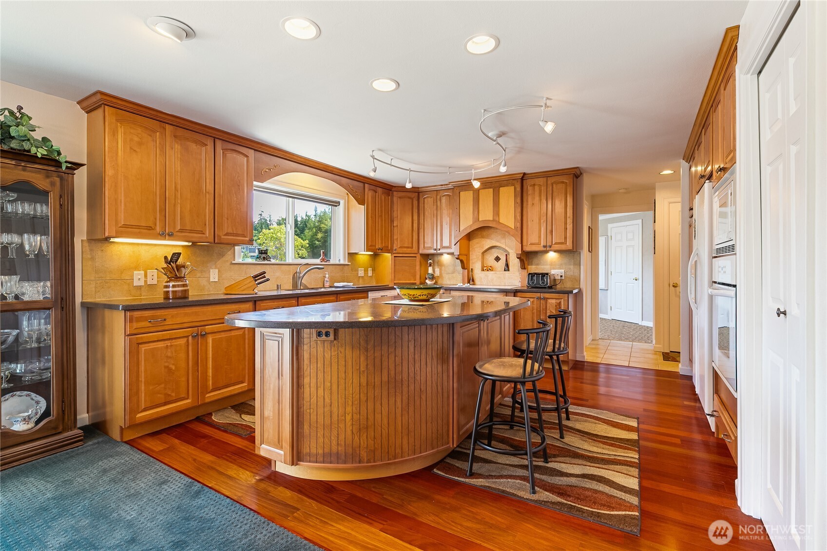 6994 Helweg Lane Property Photo 17