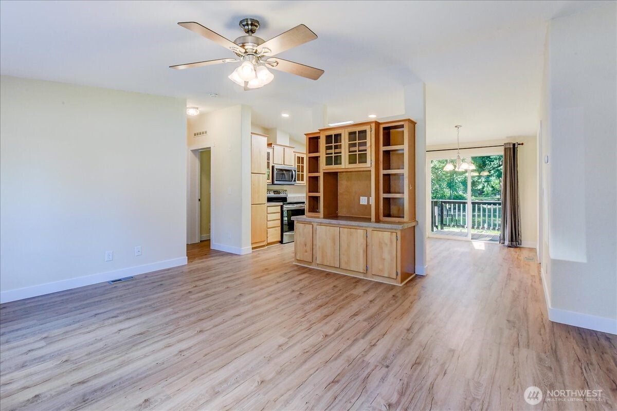 3315 207 Place Property Photo 5