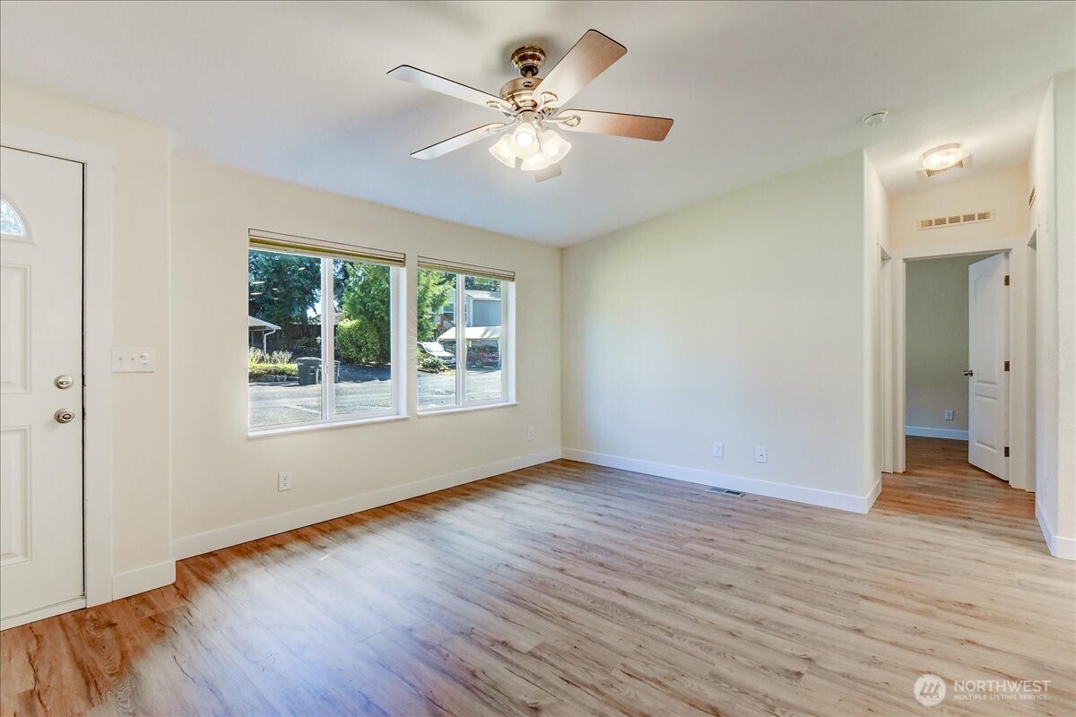 3315 207 Place Property Photo 6
