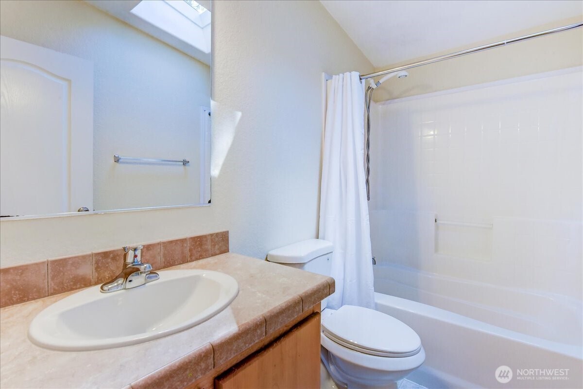 3315 207 Place Property Photo 7