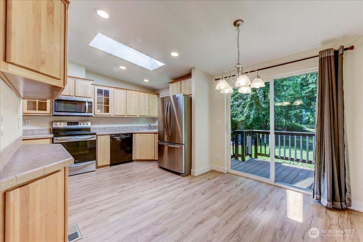 3315 207 Place Property Photo 15