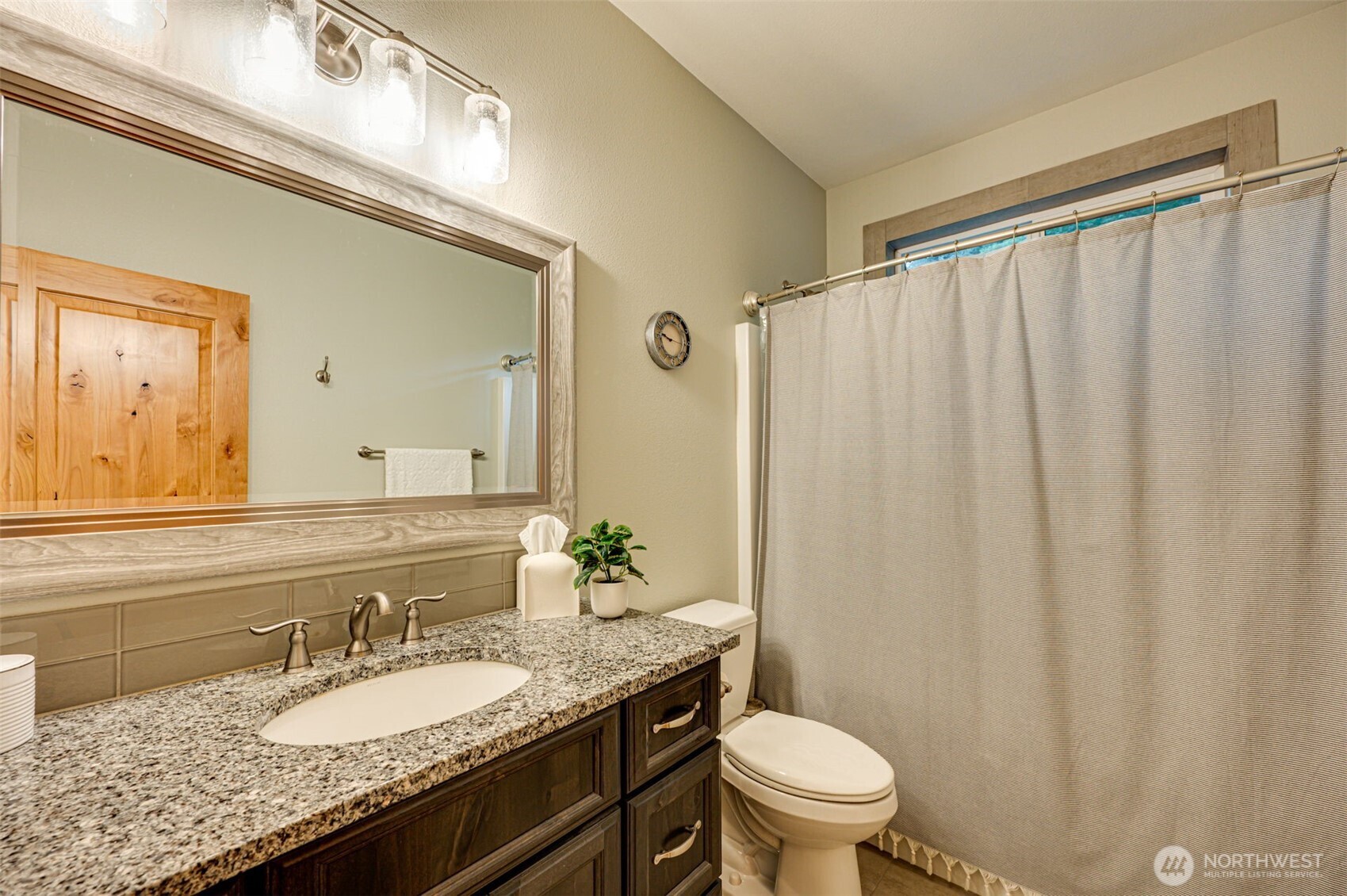 195 Buckingham Drive Property Photo 17